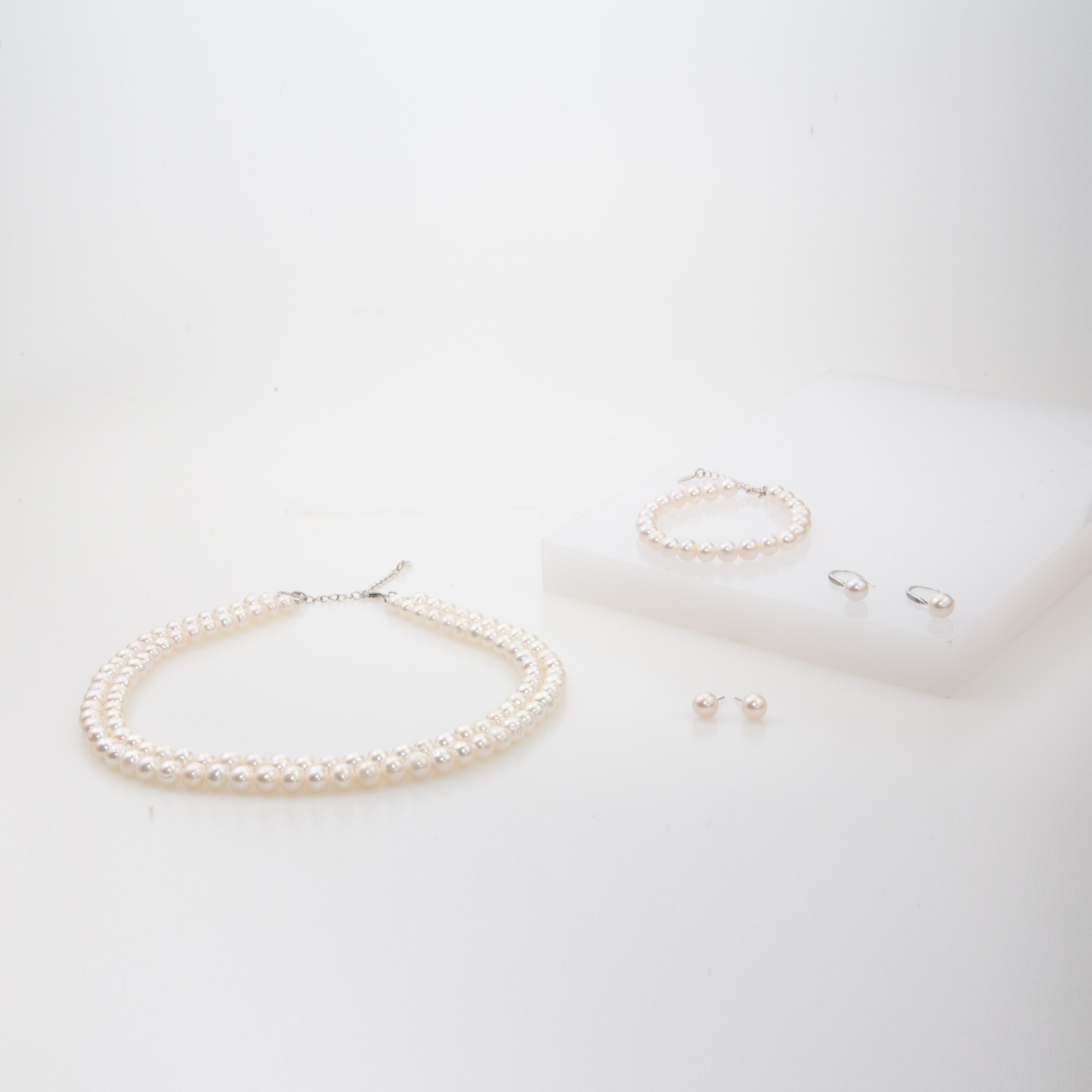 Precious Pearl Earrings